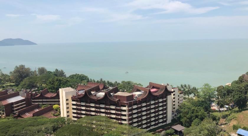 Batu Ferringhi Luxury Seaview Suite - 3Br מראה חיצוני תמונה